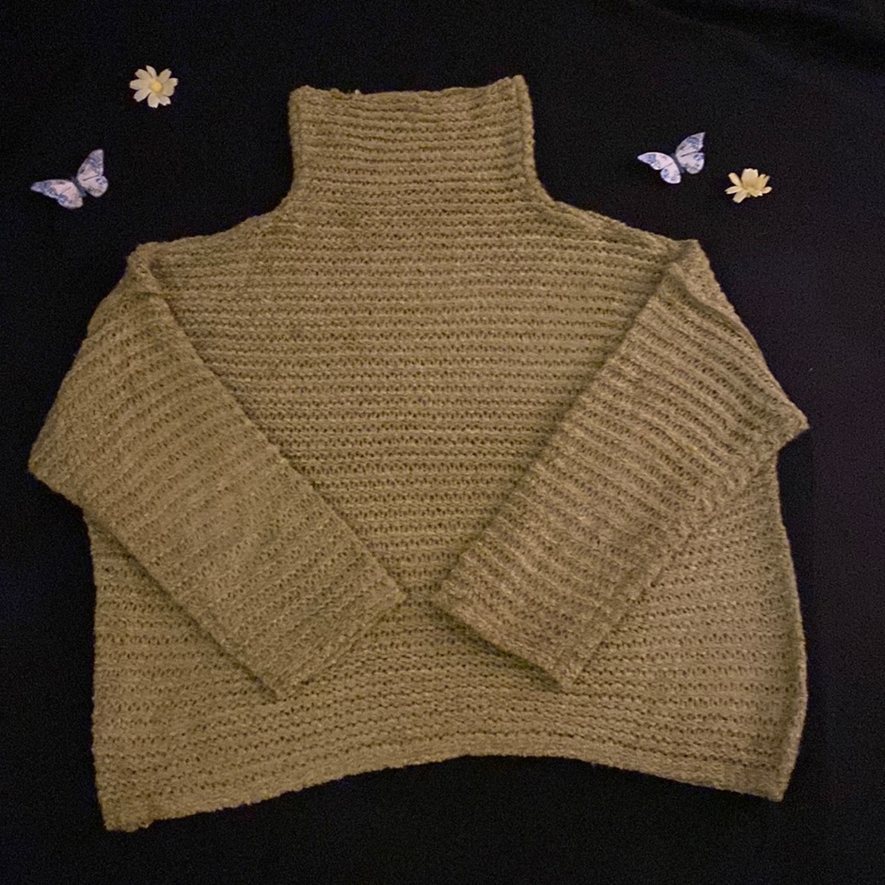 Aerie, light green crop cowl sweater,soft channel fabric